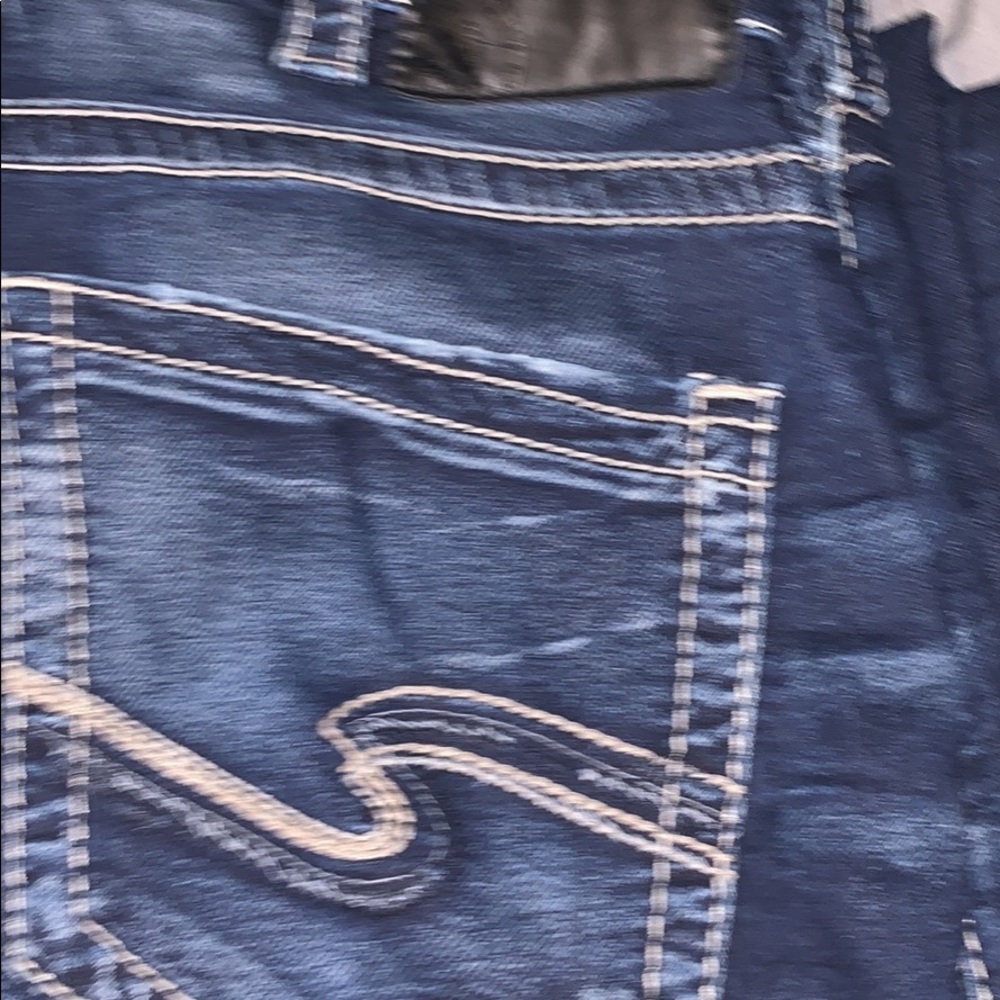 Like new dark wash sliver jeans